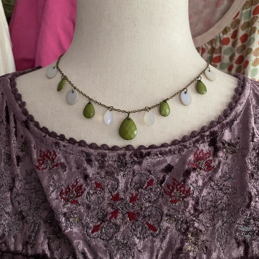 VINTAGE 1990s necklace.